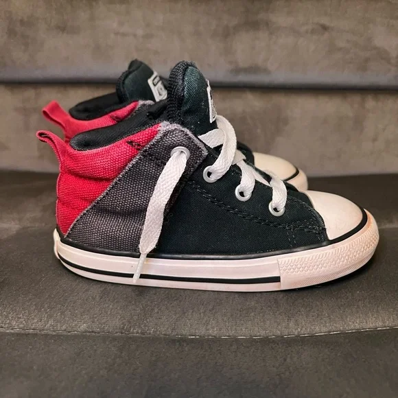 Converse Kids High-Top Sneakers - Black and Red Size 8c - Picture 2 of 5